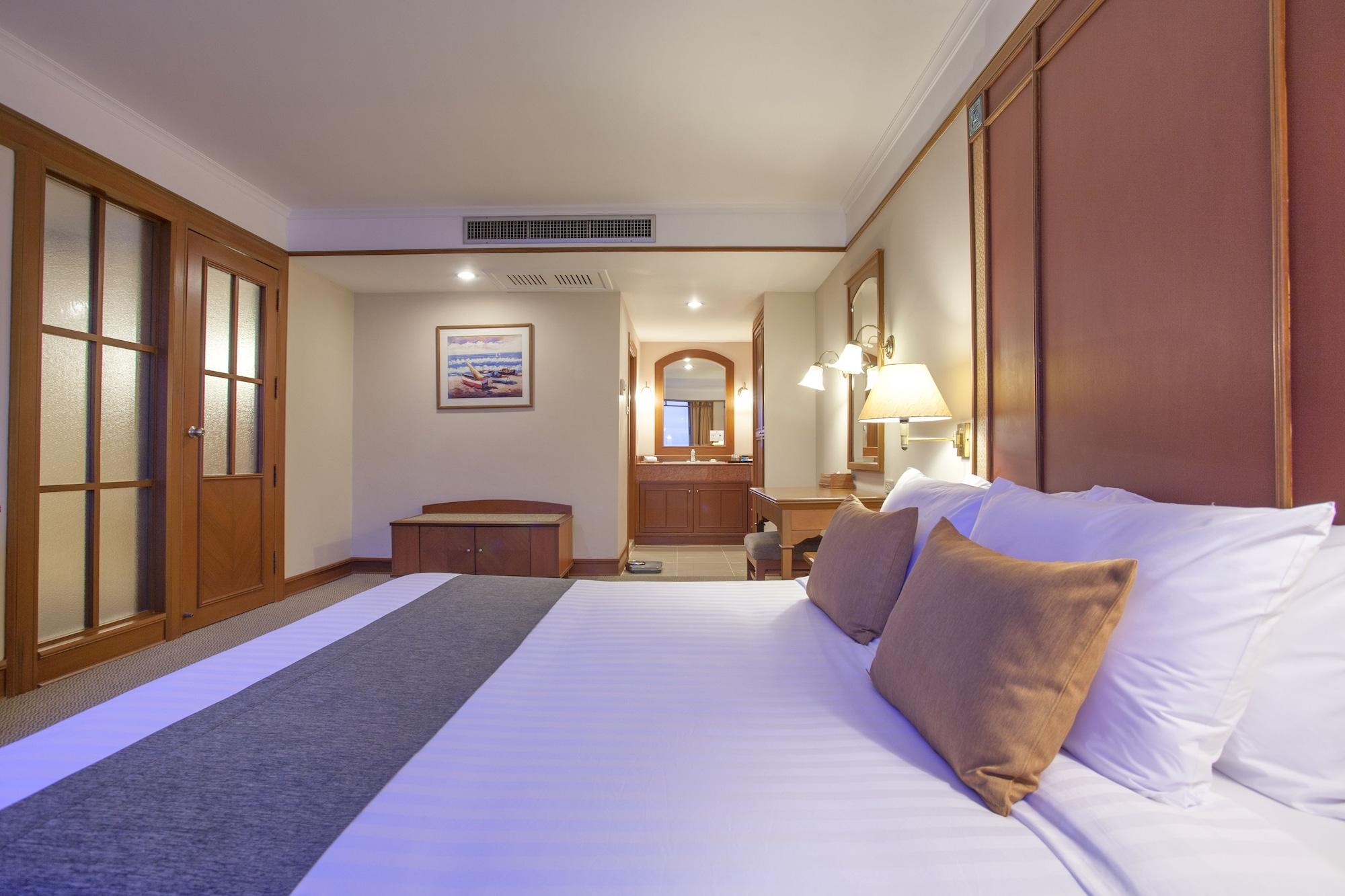 ชลจันทร์ พัทยา บีช รีสอร์ต Pattaya