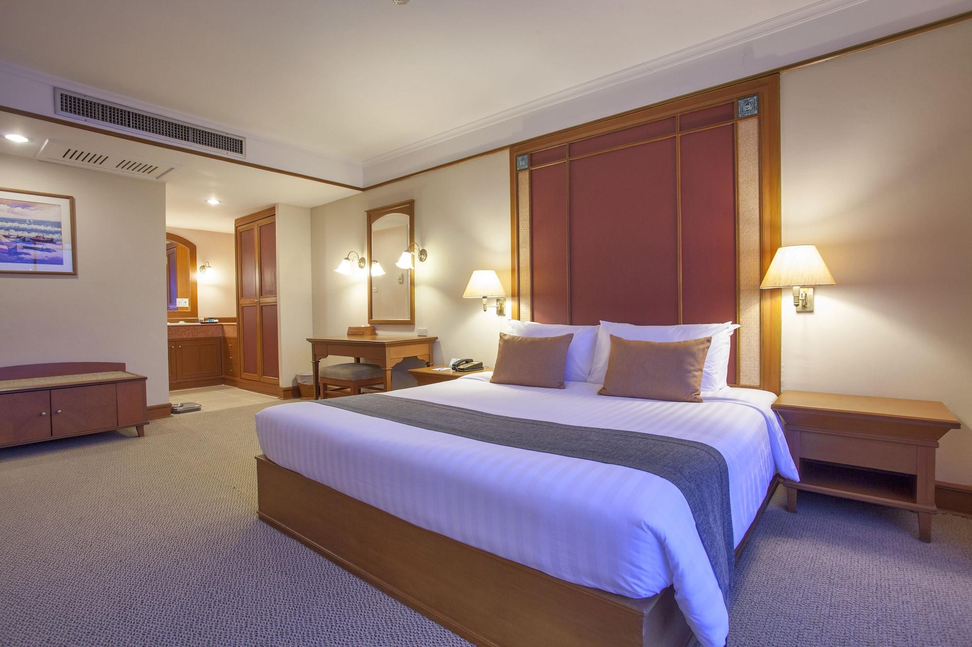 ชลจันทร์ พัทยา บีช รีสอร์ต Pattaya