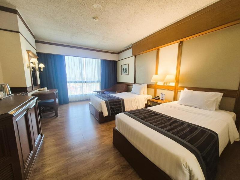 ชลจันทร์ พัทยา บีช รีสอร์ต 5* Pattaya