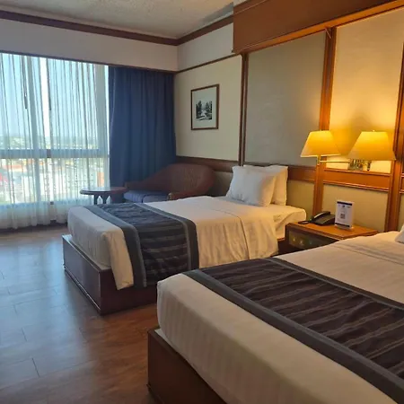 Cholchan Pattaya Beach Resort - Sha Extra Plus Exterior photo