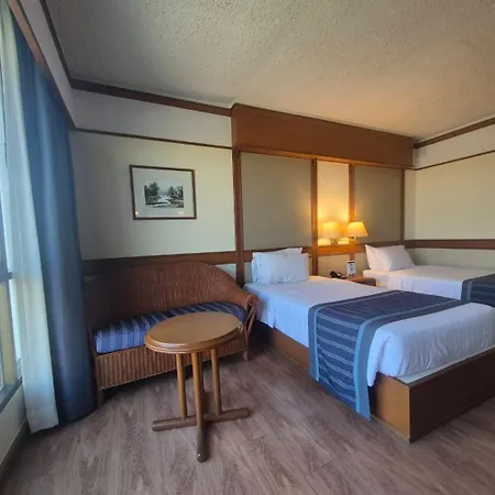 Cholchan Pattaya Beach Resort - Sha Extra Plus Exterior photo
