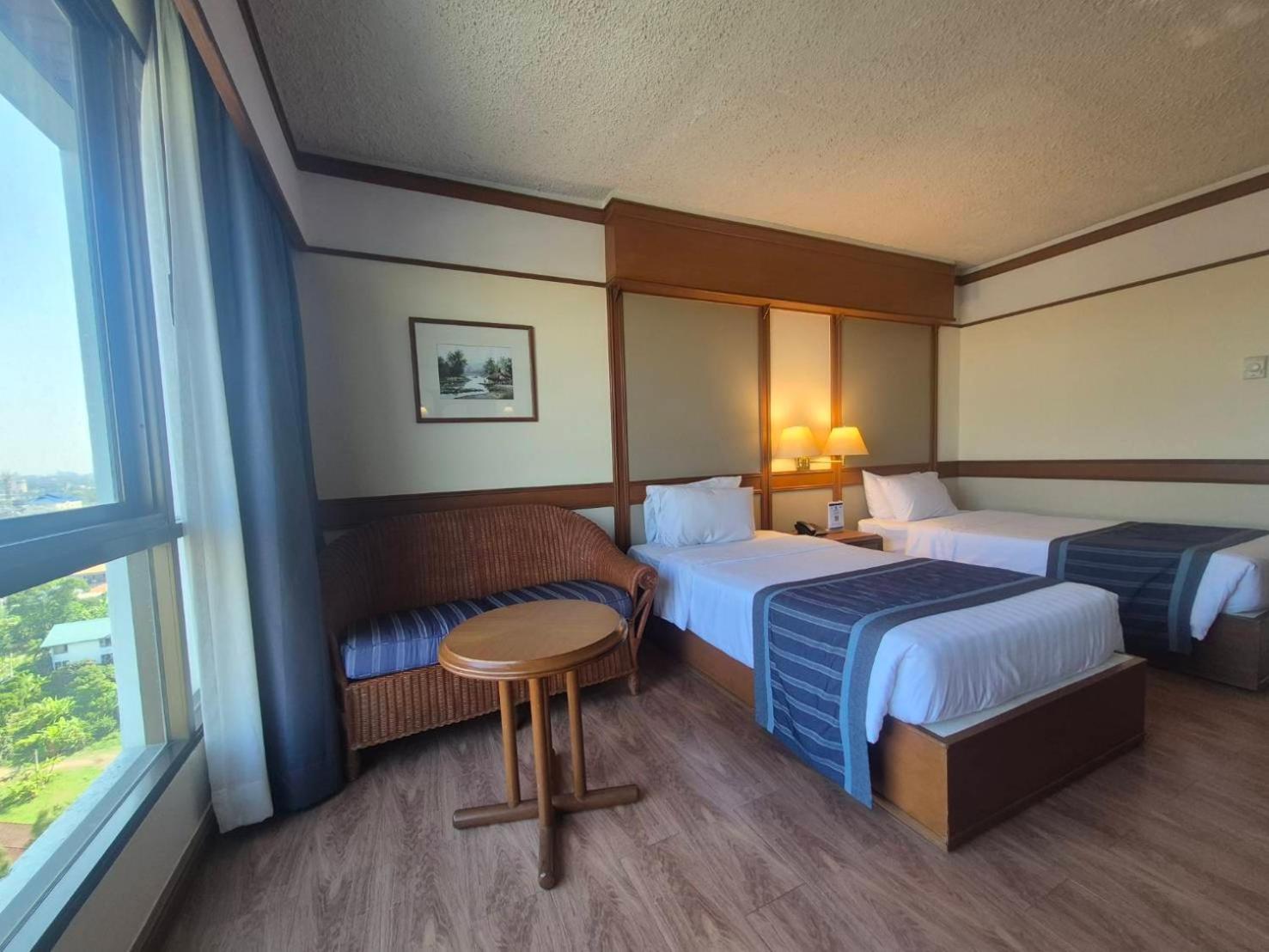 ชลจันทร์ พัทยา บีช รีสอร์ต 5* Pattaya