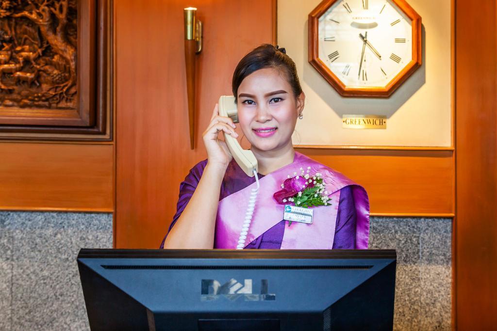 รีสอร์ท ชลจันทร์ พัทยา บีช รีสอร์ต